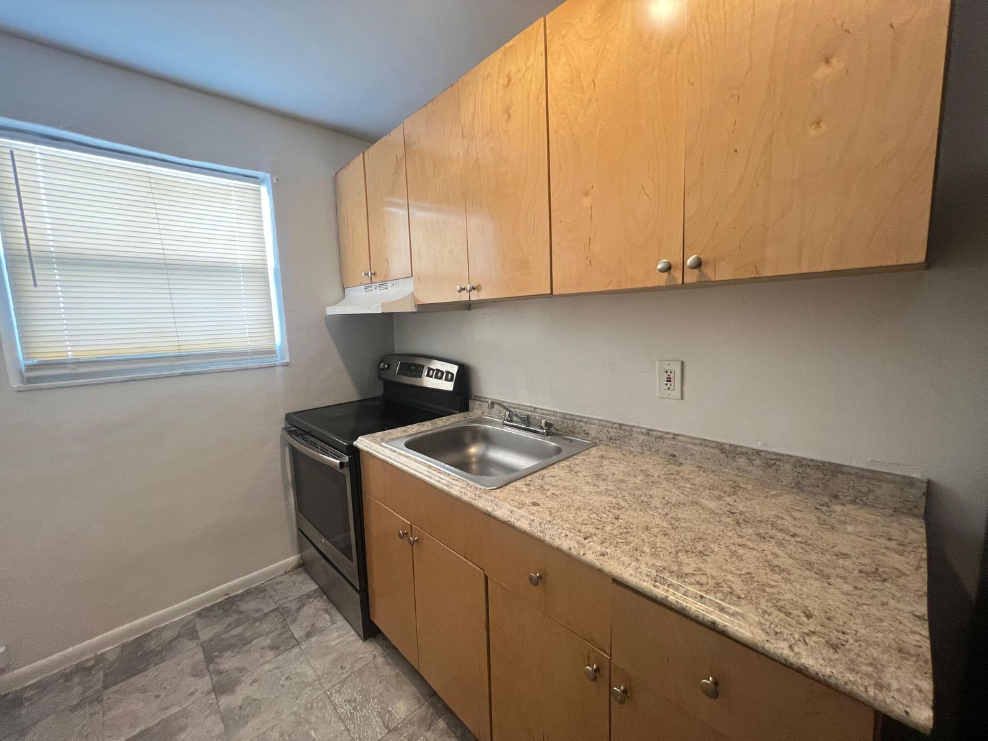 Modern Comfort: Newly Updated 2BR/1BA, Vinyl Tile Flooring, Spacious Living, Near Downtown Miami! 6 of 12