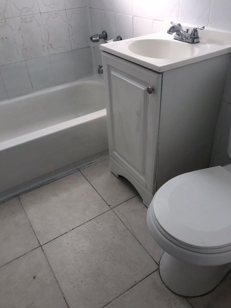 Downtown Miami - 2 Bedroom 8 of 12