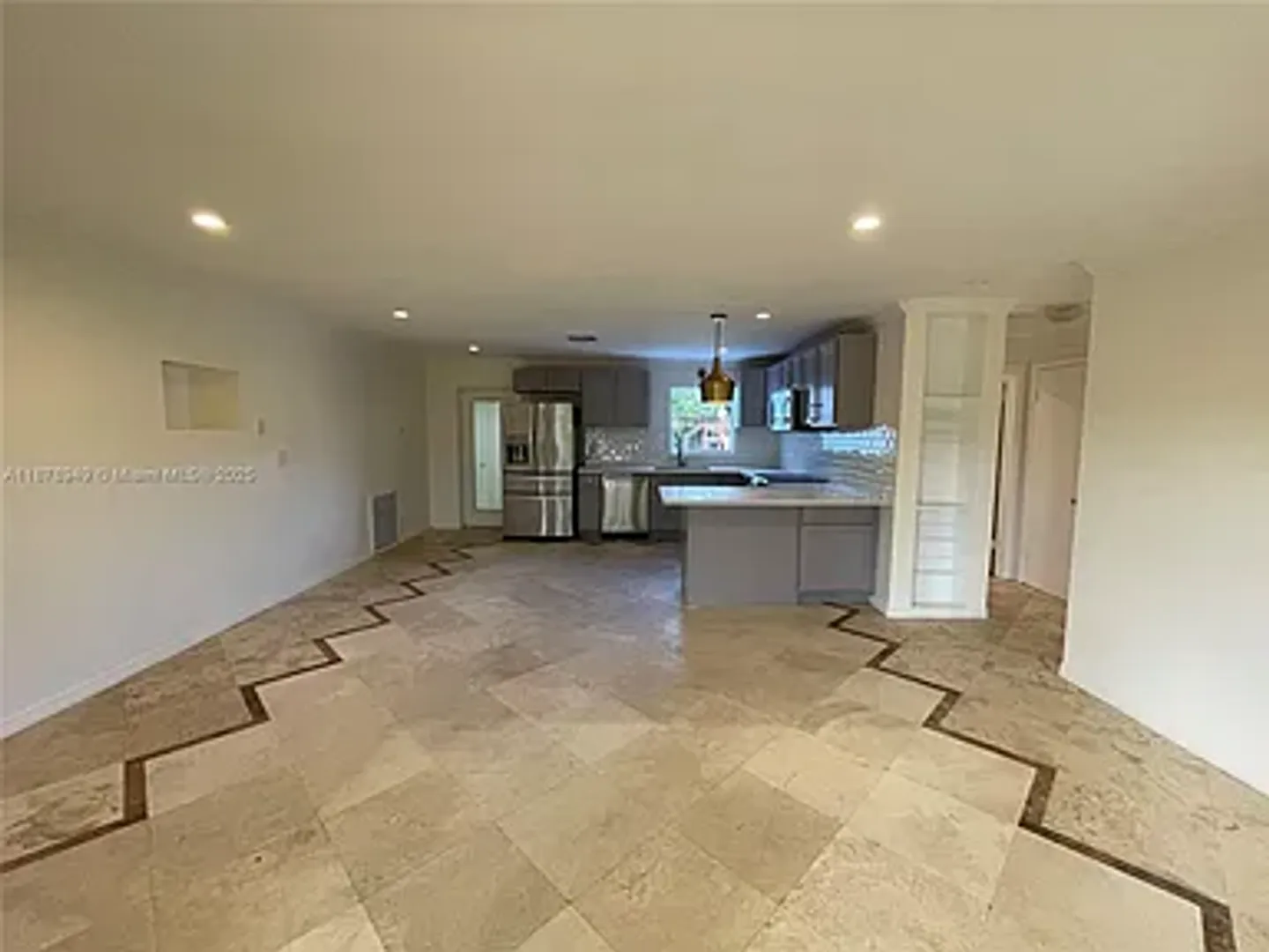 Hallandale House: 1107 NE 8 Street