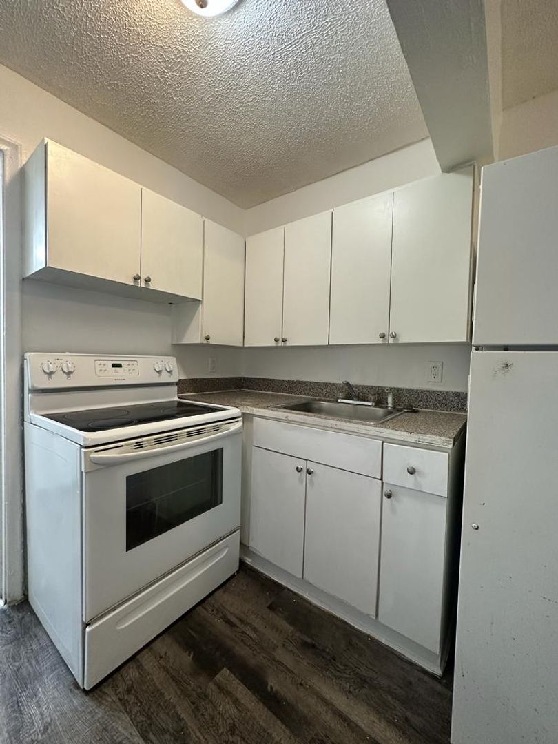 Miami Apartment: 5200 NW 26 Ave