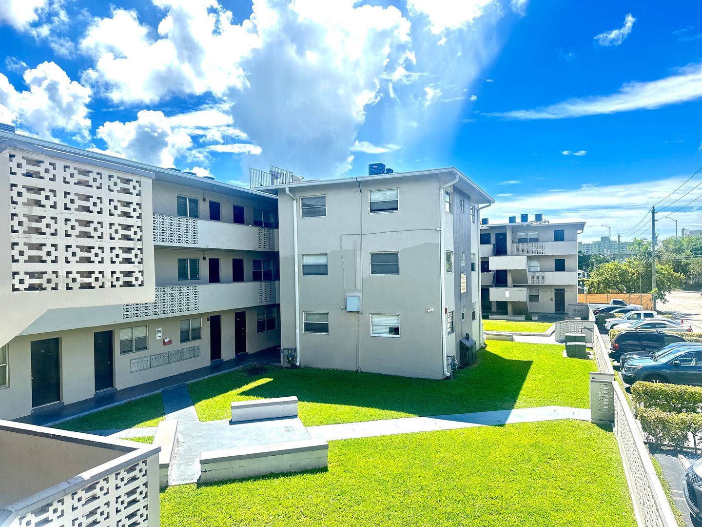 Miami Apartment: 1545 NW 8 Ave