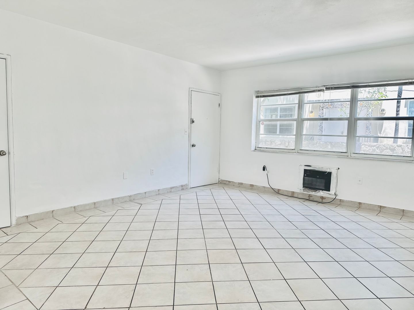 Miami Beach Apartment: 1604 Bay Road