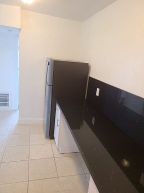 HUGE ONE BEDROOM ACROSS FROM UM Medical/Jackson Health Systems – photo 1