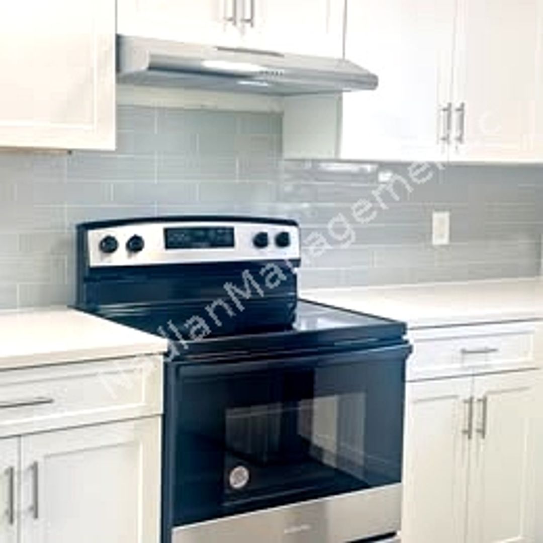 Ground Floor 2 Bedroom Near Health District BY UM & JMH 5 of 12