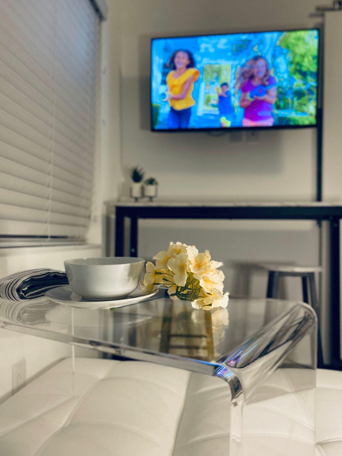 Modern Studio Living Just Steps from the Sand – South Beach Style 4 of 12