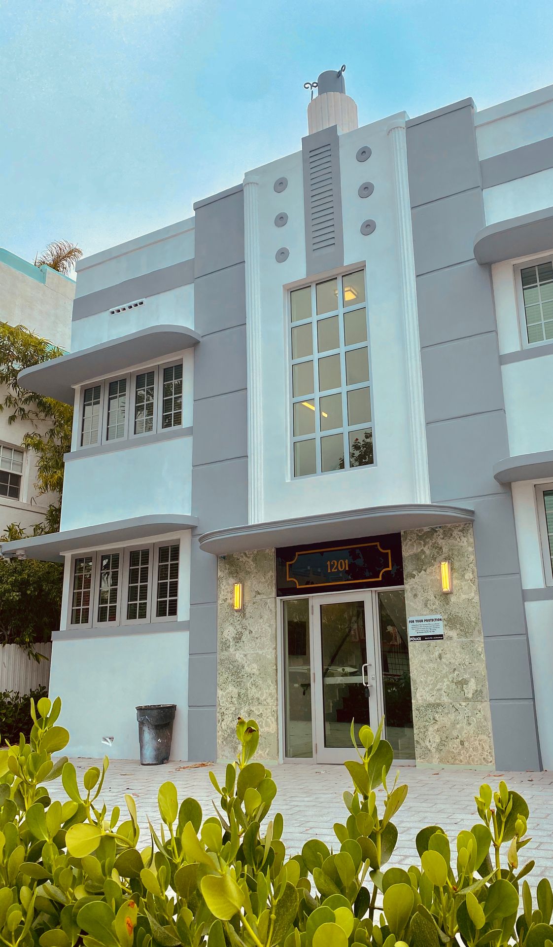 Modern Studio Living Just Steps from the Sand – South Beach Style 6 of 12