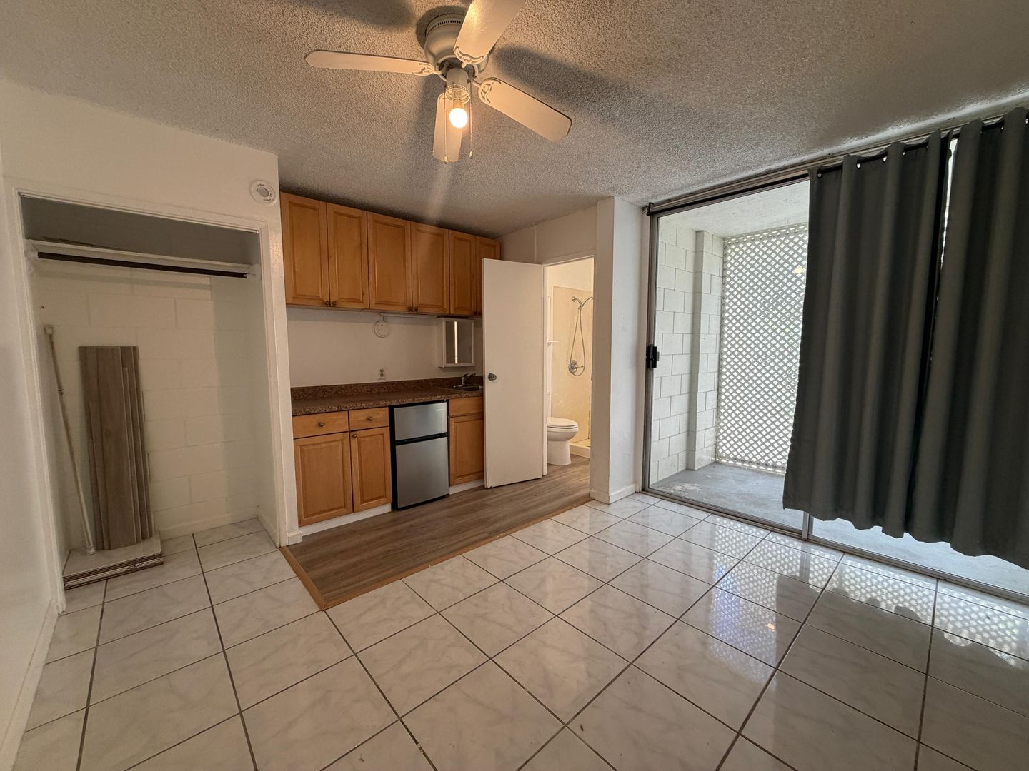Honolulu Condo: 249 Kapili St. #401B