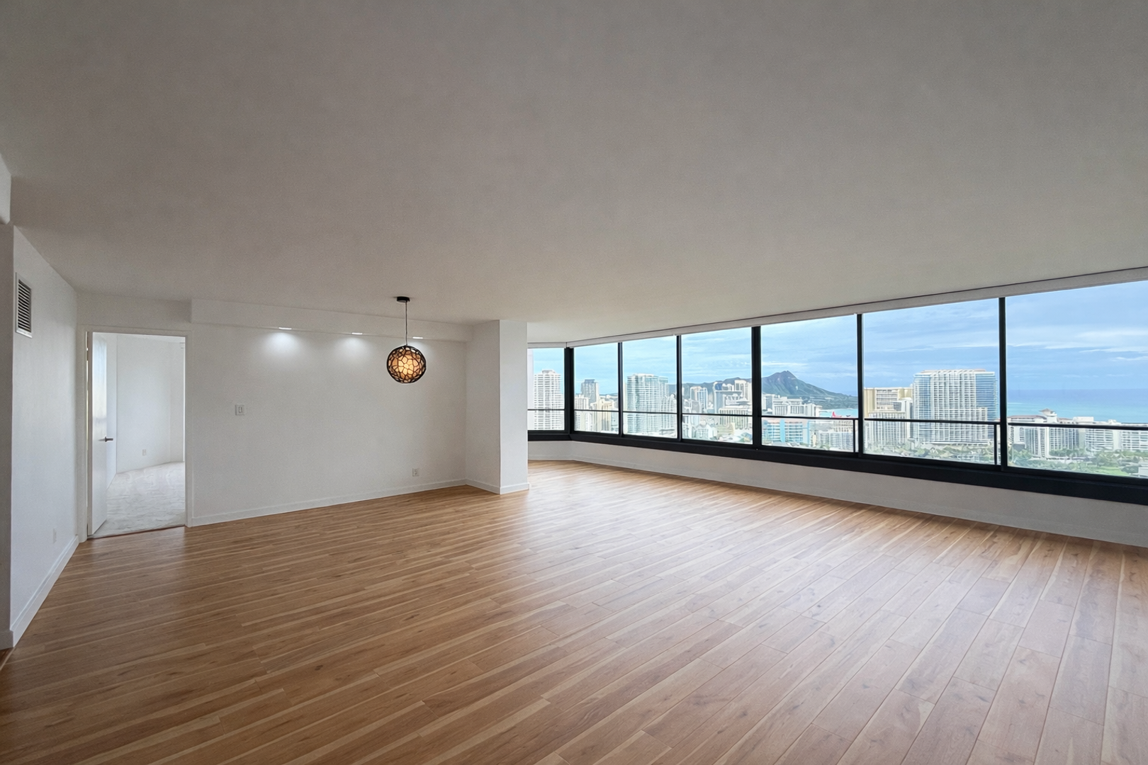 Honolulu House: 1910 Ala Moana Blvd. #35C