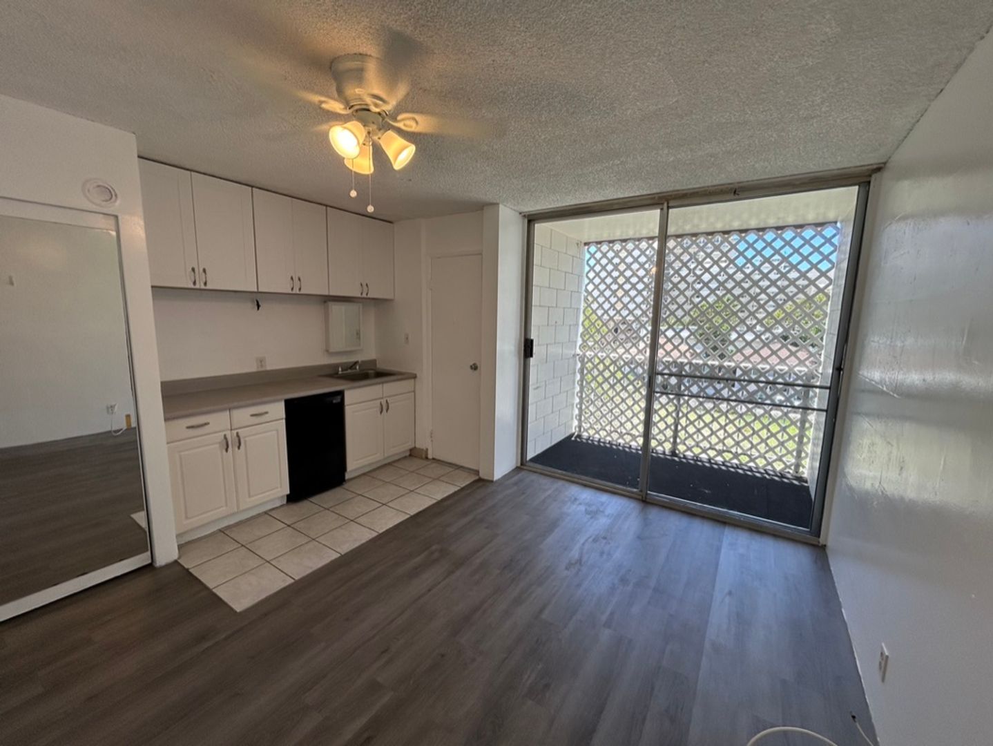 Honolulu Condo: 249 Kapili St. #401B