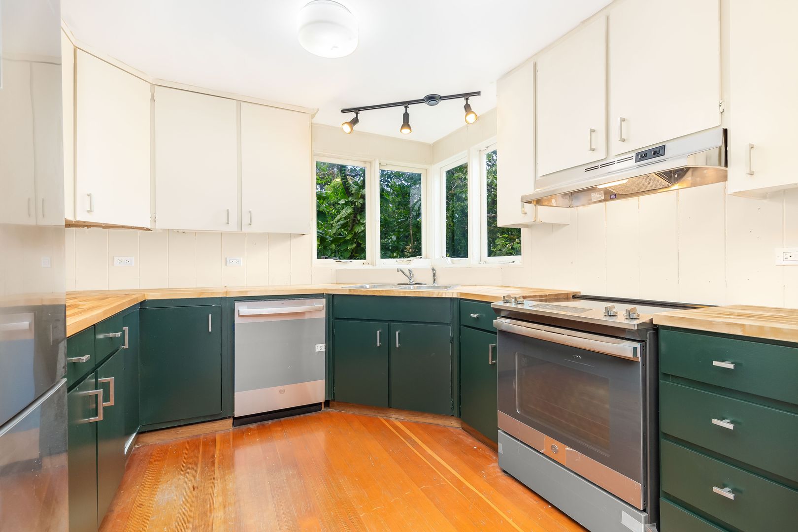 Honolulu House: 3310 Tantalus Dr. Unit A