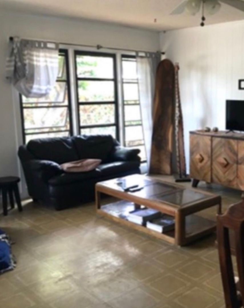 Honolulu House: 209 Kaumakani St. Honolulu, HI 96825