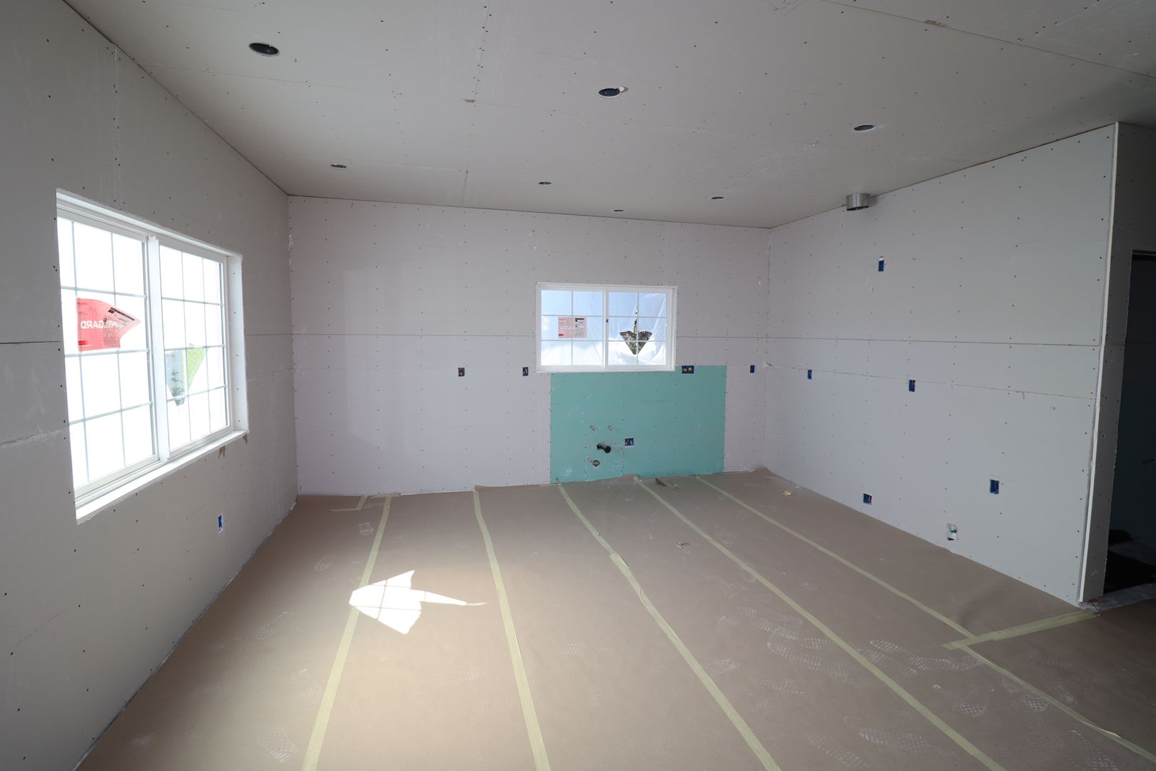 Orange House: 684 N Cambridge ST