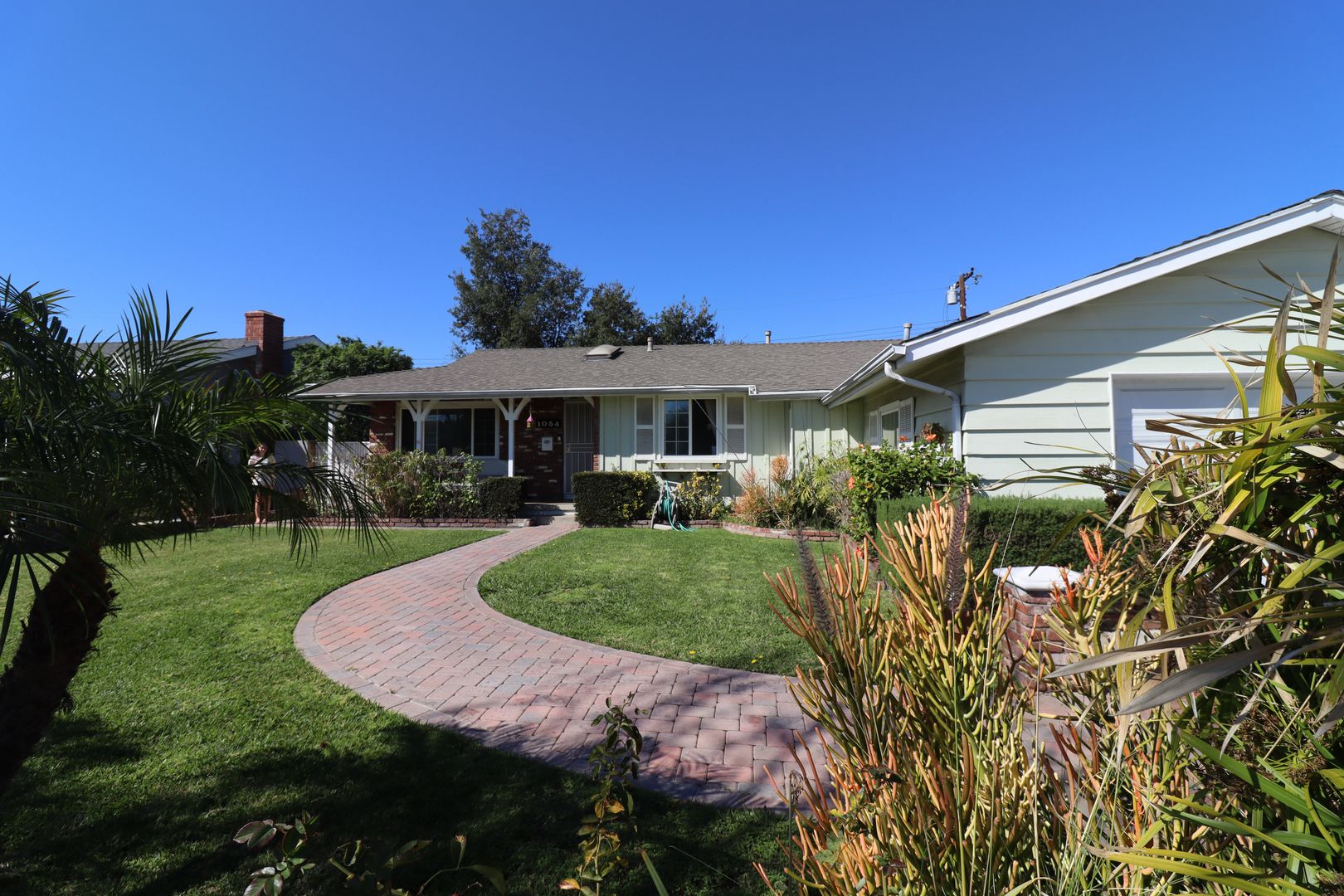 Orange House: 1054 N Grand St