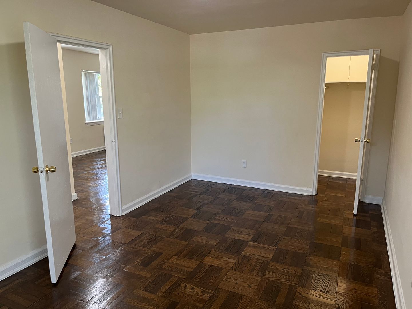ARLINGTON Apartment: 1301 FT MYER DRIVE