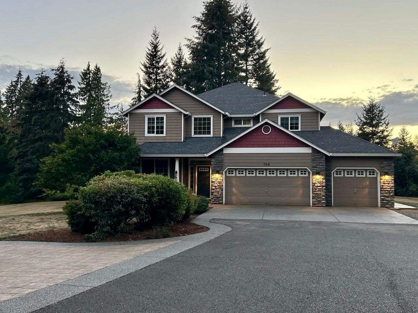 Ridgefield House: 708 NE 235TH ST