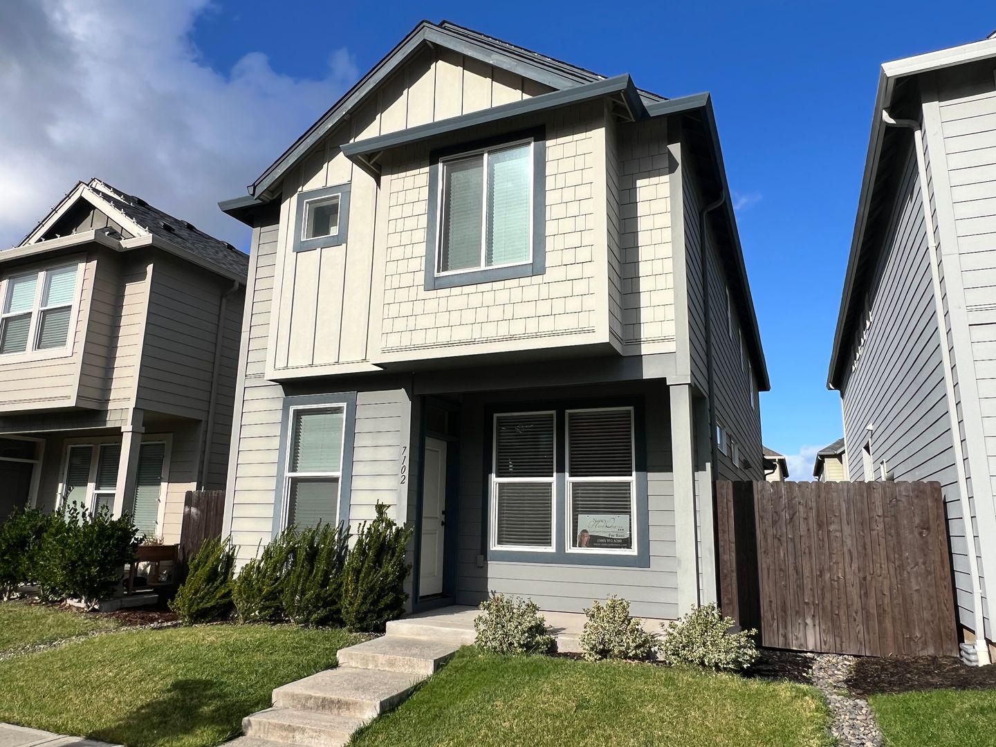 Ridgefield House: 7102 S Ridge Way