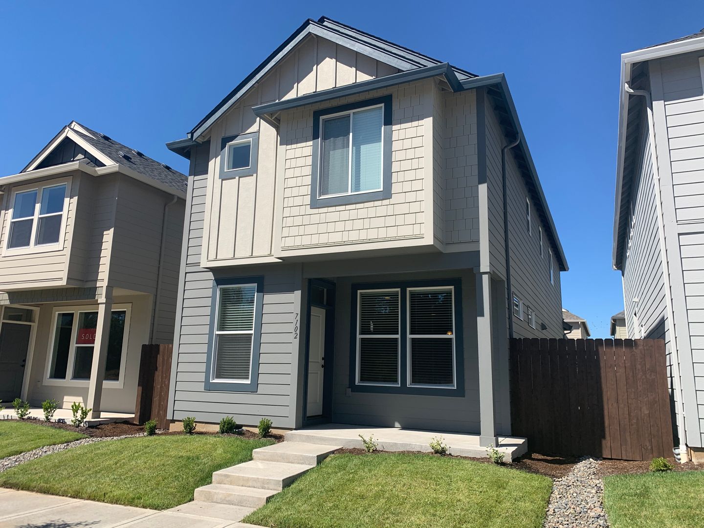Ridgefield House: 7102 S Ridge Way