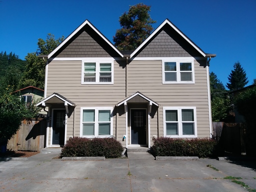 Quaint townhome -Walk to downtown Camas- New Flooring! – photo 1