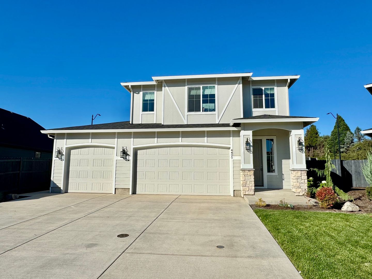 Ridgefield House: 4400 N 12TH WAY