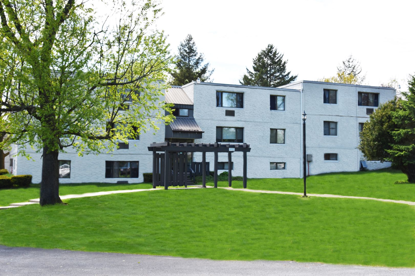 Mechanicsburg Apartment: 613A Geneva Drive