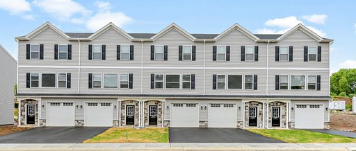 3 Bedroom Townhome with Garage and First-Floor Office in Hampden Township – photo 1