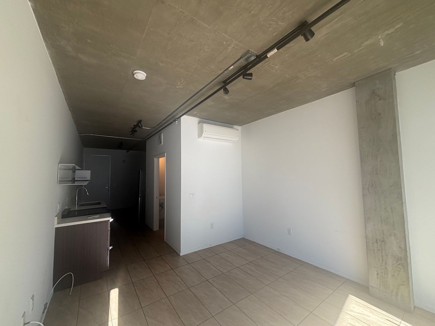 San Diego Apartment: 320 West Cedar St.