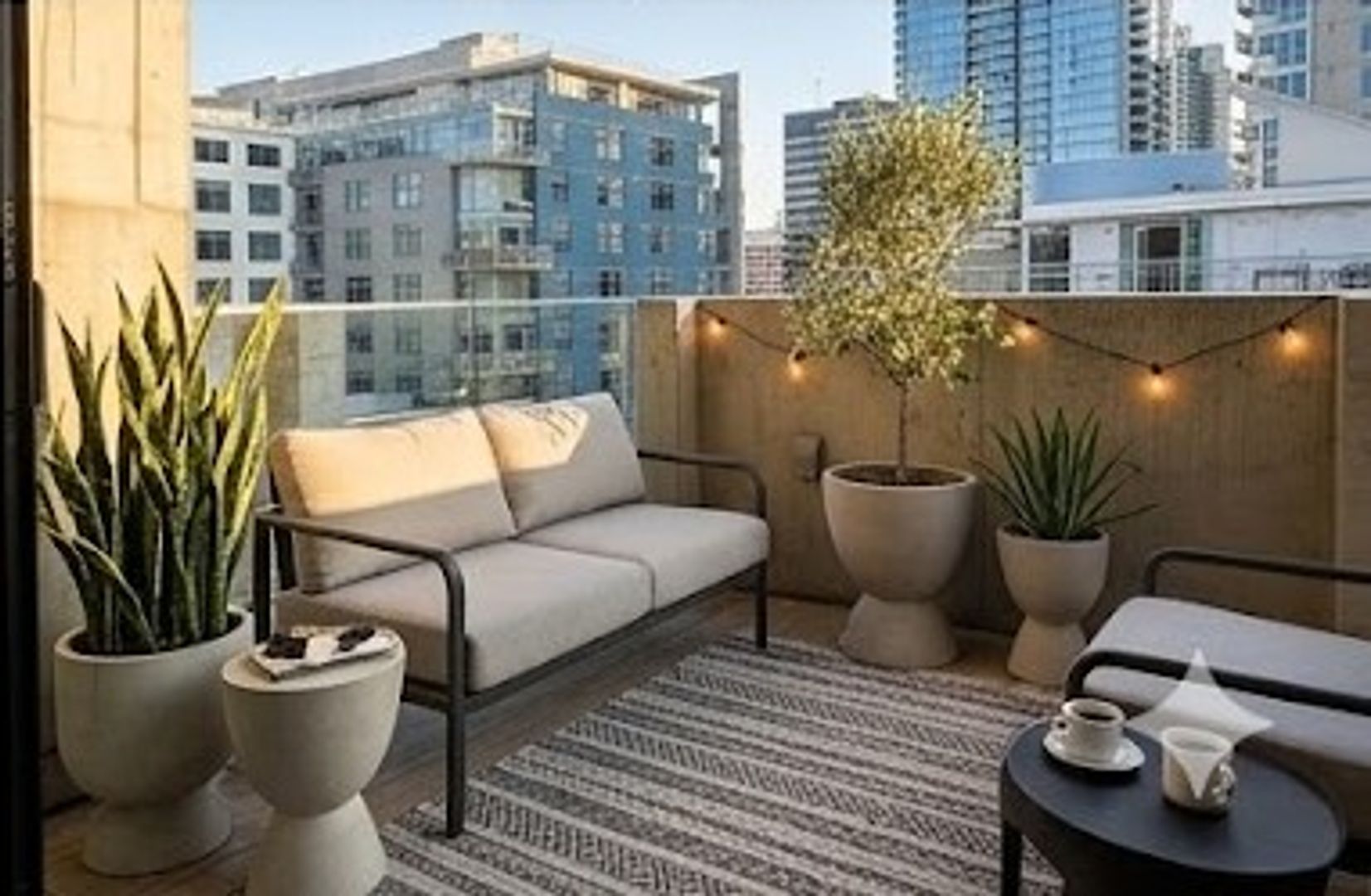 San Diego Apartment: 320 West Cedar St.