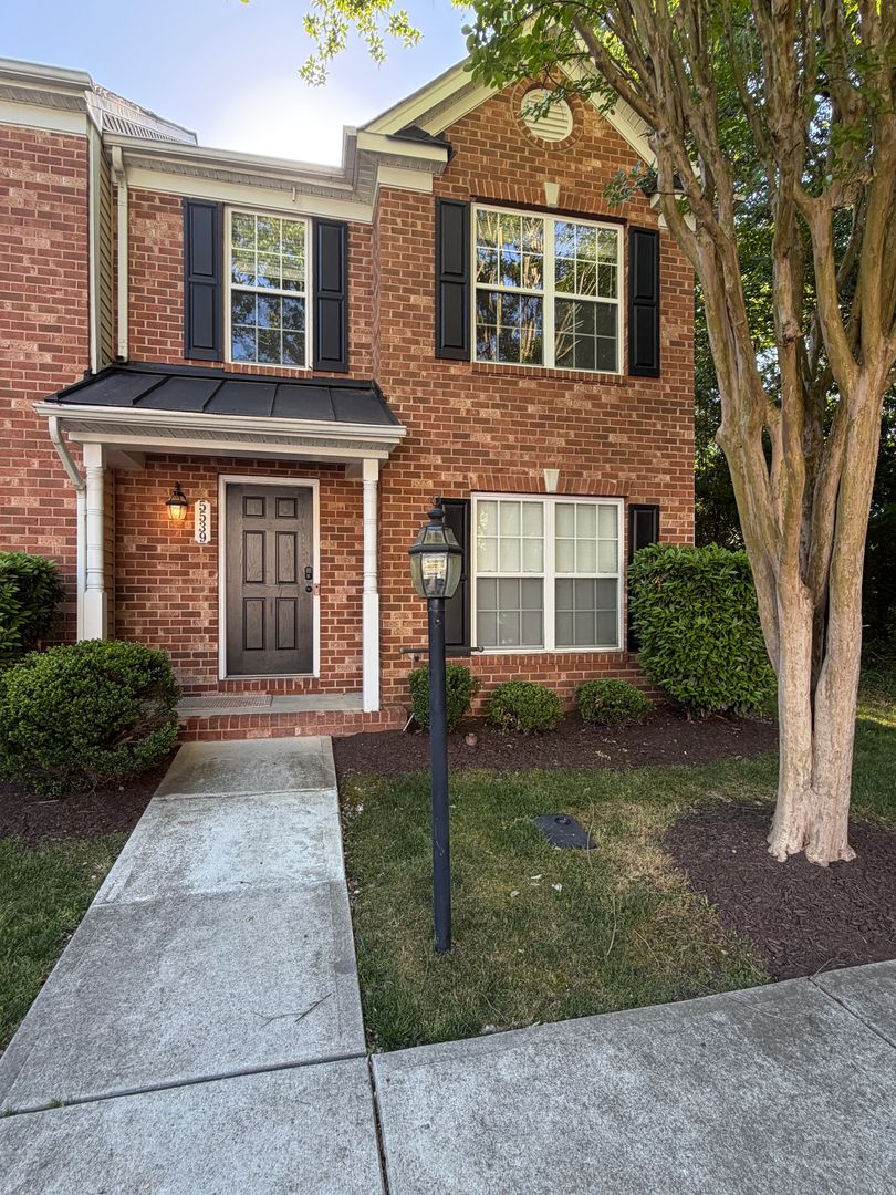 North Chesterfield Townhome: 5539 Belle Pond Dr