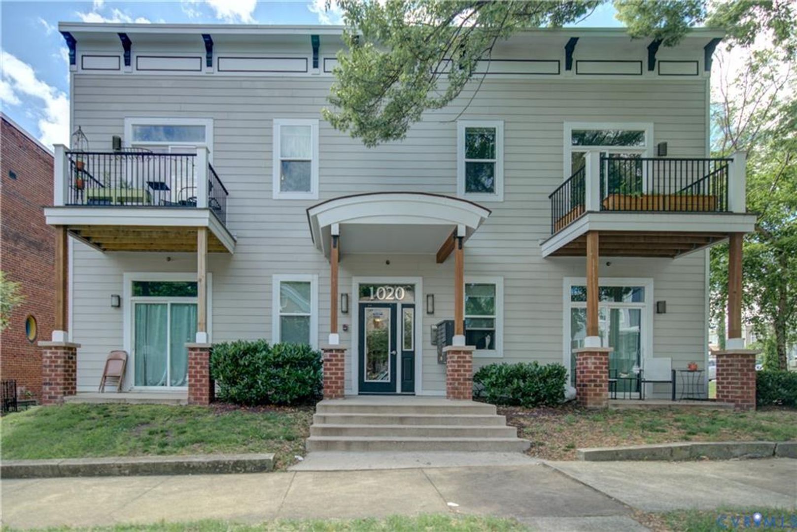 Richmond Condo: 1020 Porter St