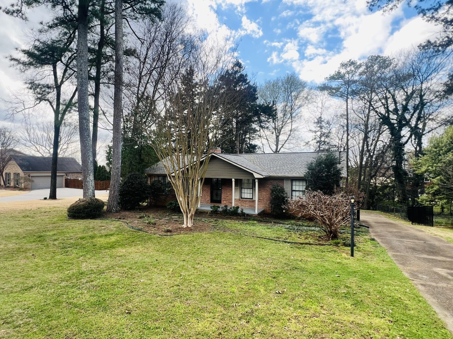 Huntsville House: 4006 Devon Street SE