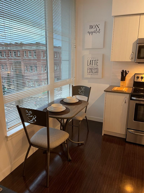 AMAZING FURNISHED STUDIO CLOSE TO HOSPITALS, HIGH TECH FIRMS, WALKING DISTANCE TO THE NEW KEY AREA, SEATTLE CENTER, SPACE NEEDLE,THE ARTS, SHOPPING – photo 1