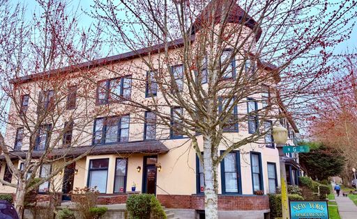 Delightful Historic Studio Near Wright Park – Bright, Unique & Convenient Location – photo 1