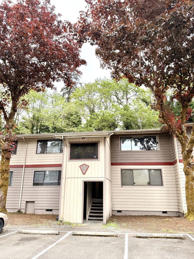Lakewood Townhome: 12505-12511 98th Ave Ct SW