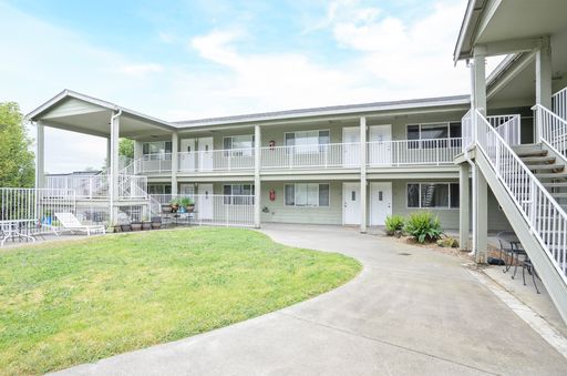 Furnished Unit at Cedar Pointe Apartment! – photo 1