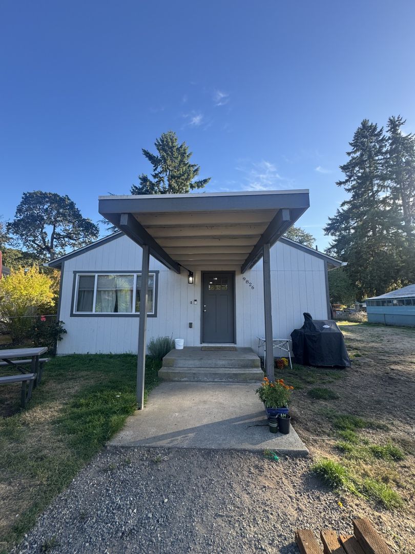 Lakewood House: 9826 119th Street SW