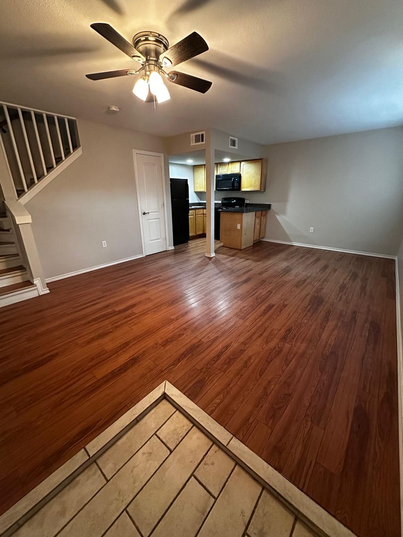 Irving Apartment: 1221 N Britain Road