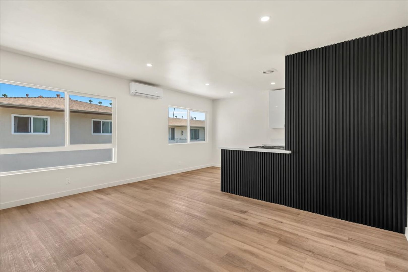 A Refined 1BR/1BA Residence in the Heart of Inglewood 6 of 12