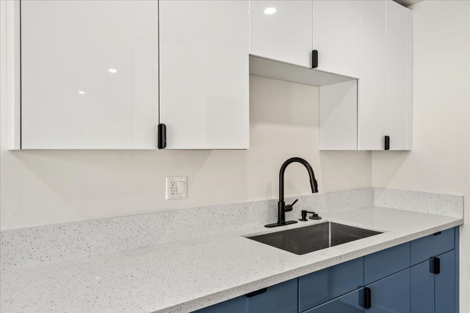 A Refined 1BR/1BA Residence in the Heart of Inglewood 12 of 12