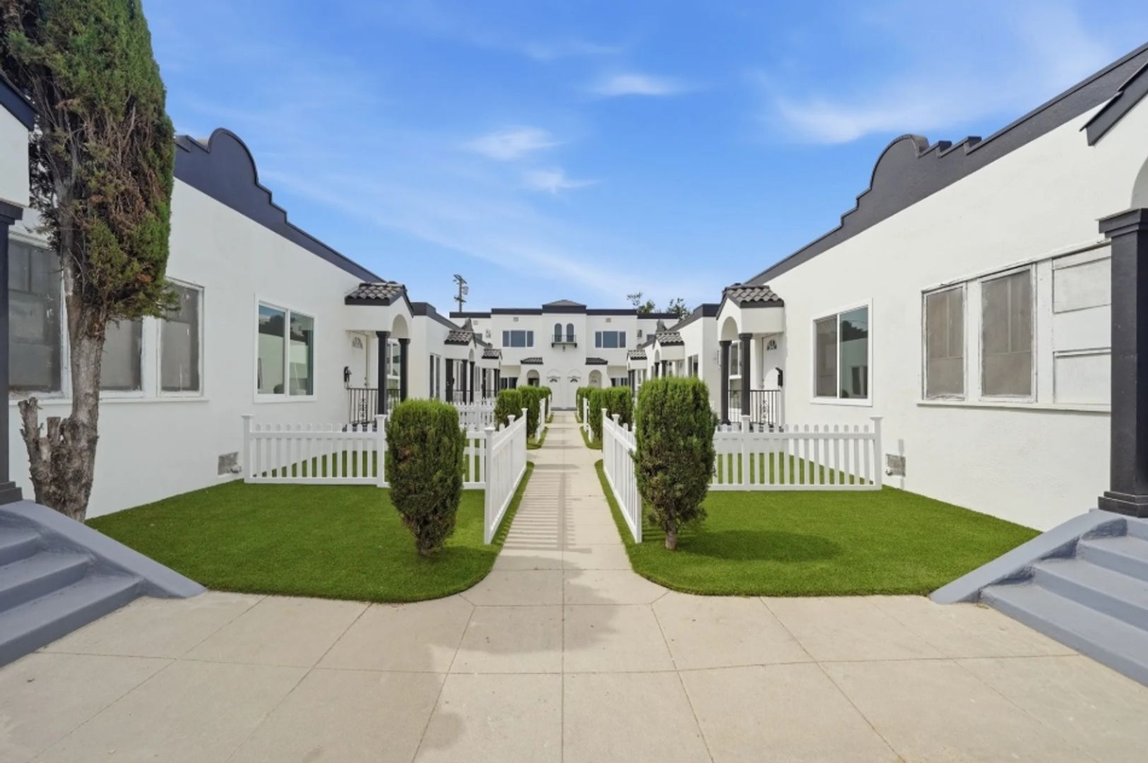 Los Angeles Apartment: 3020-3030 1/2 W 12th Street