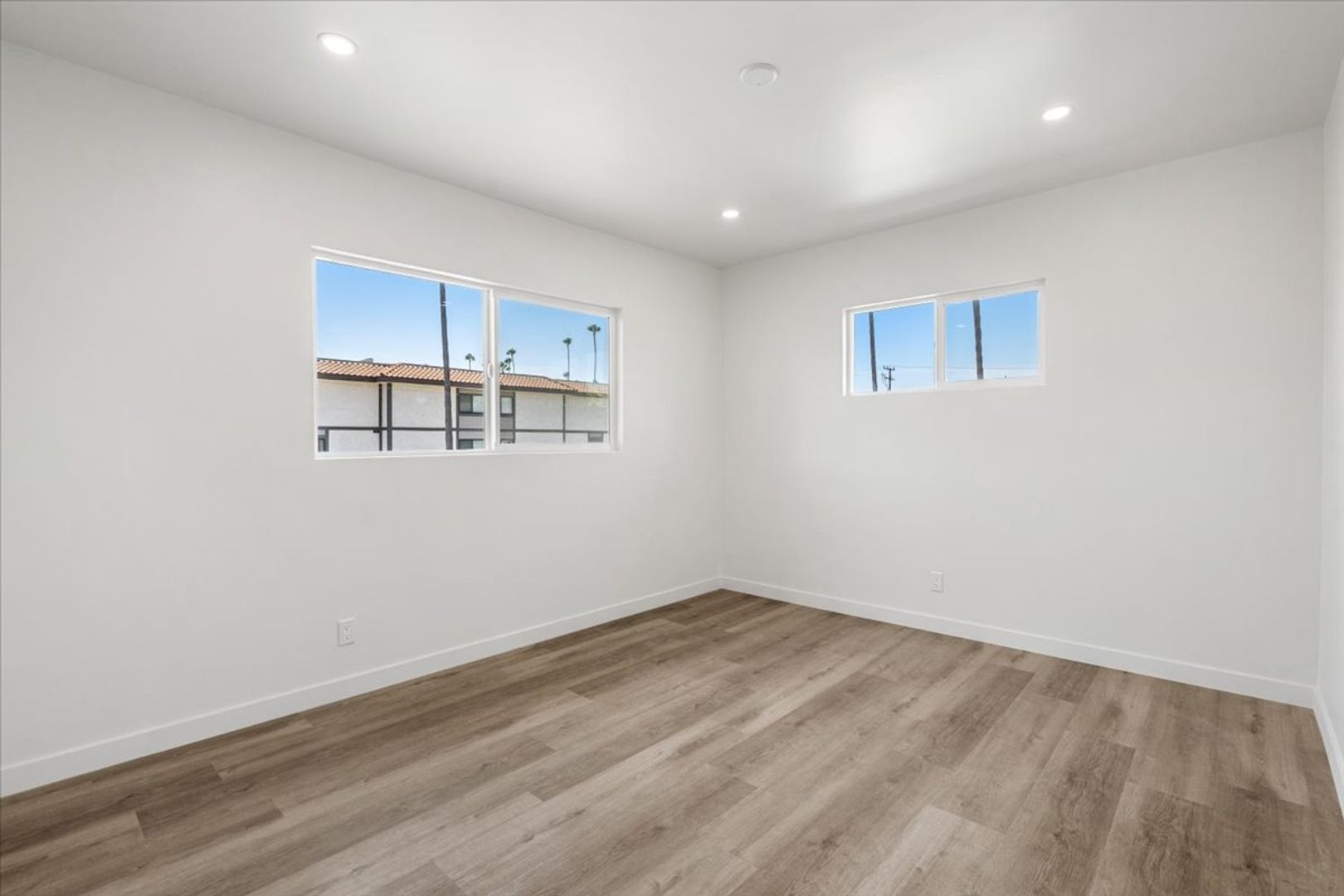 Newly Renovated 2BR/1BA Modern Living near LAX, SoFi Stadium & Intuit Dome! 12 of 12