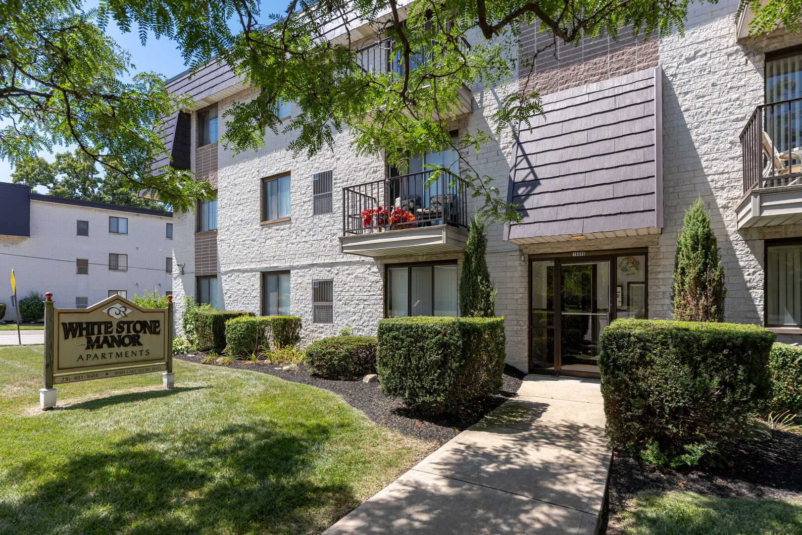 Cleveland Apartment: 18009 Lake Shore Blvd.