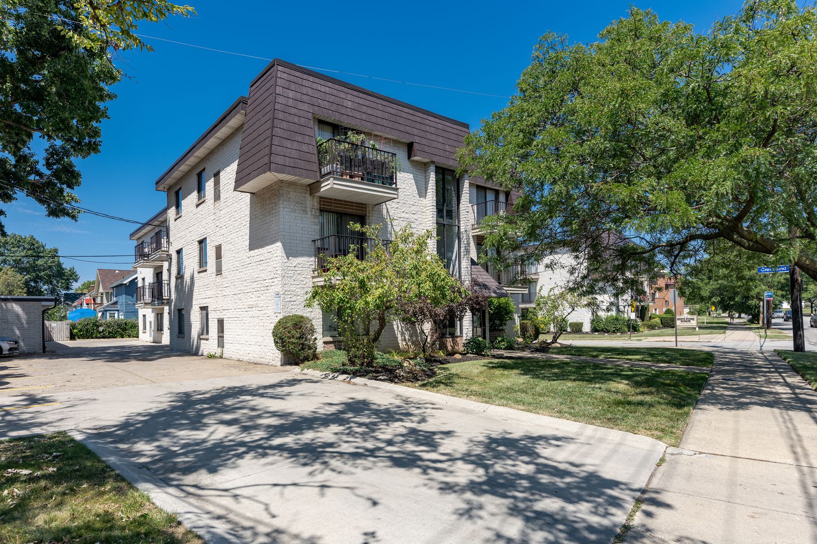 Cleveland Apartment: 18001 Lake Shore Blvd