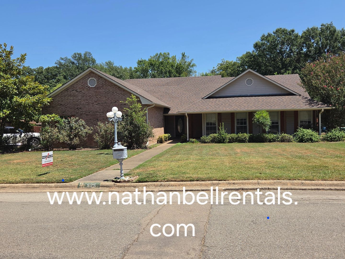 Paris House: 525 42nd St SE