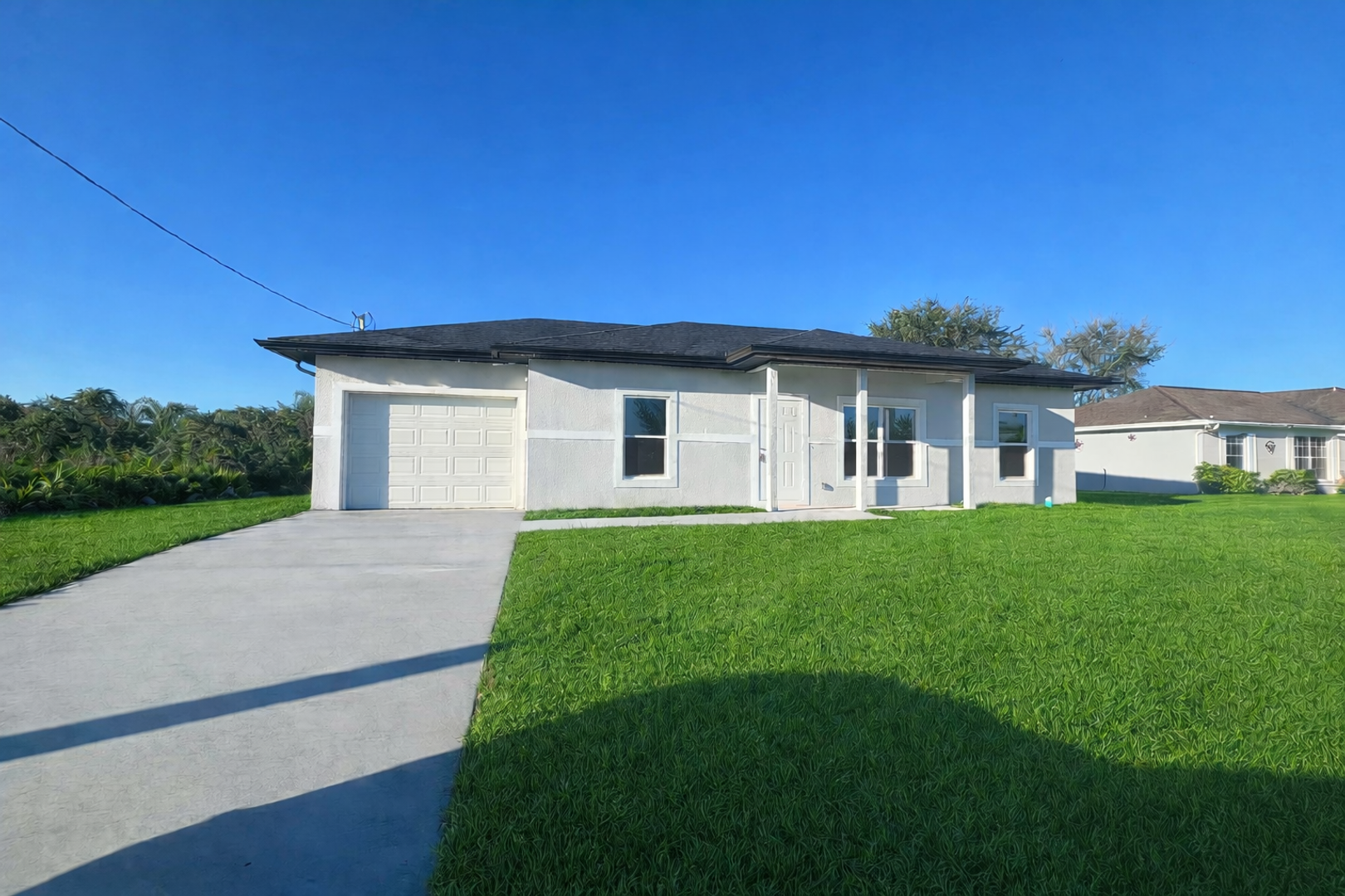 Lehigh Acres House: 768 Courtland Ave S