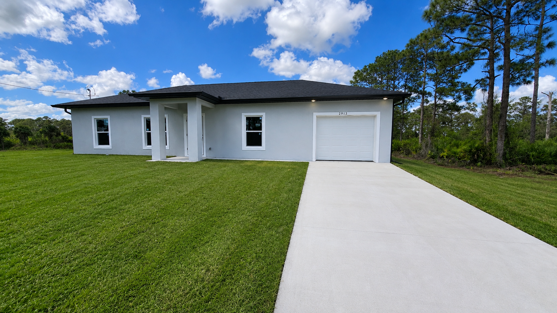 Lehigh Acres House: 2913 Connie Ave N