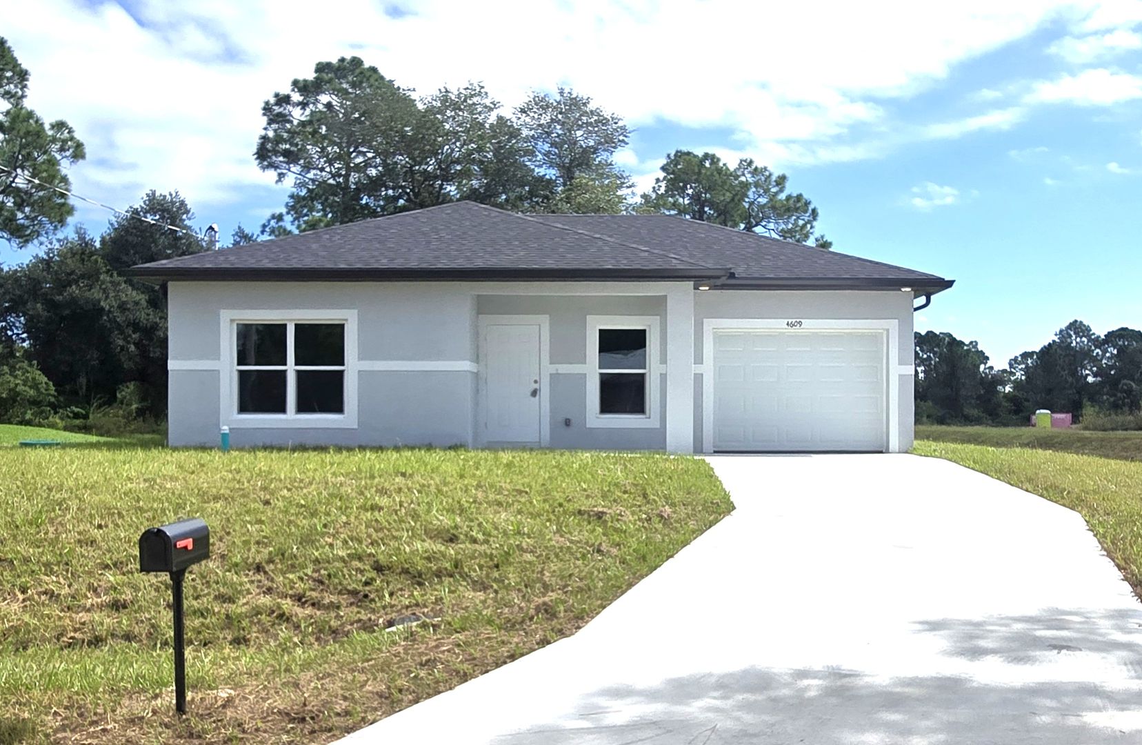 Lehigh Acres House: 4609 Loraine Ave S