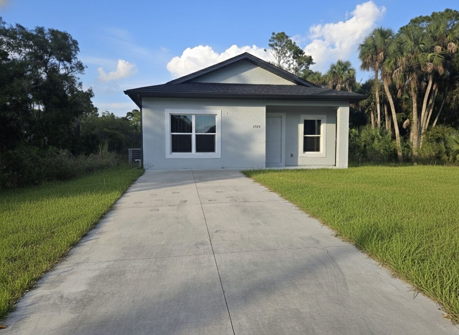 Lehigh Acres House: 3520 49th St W