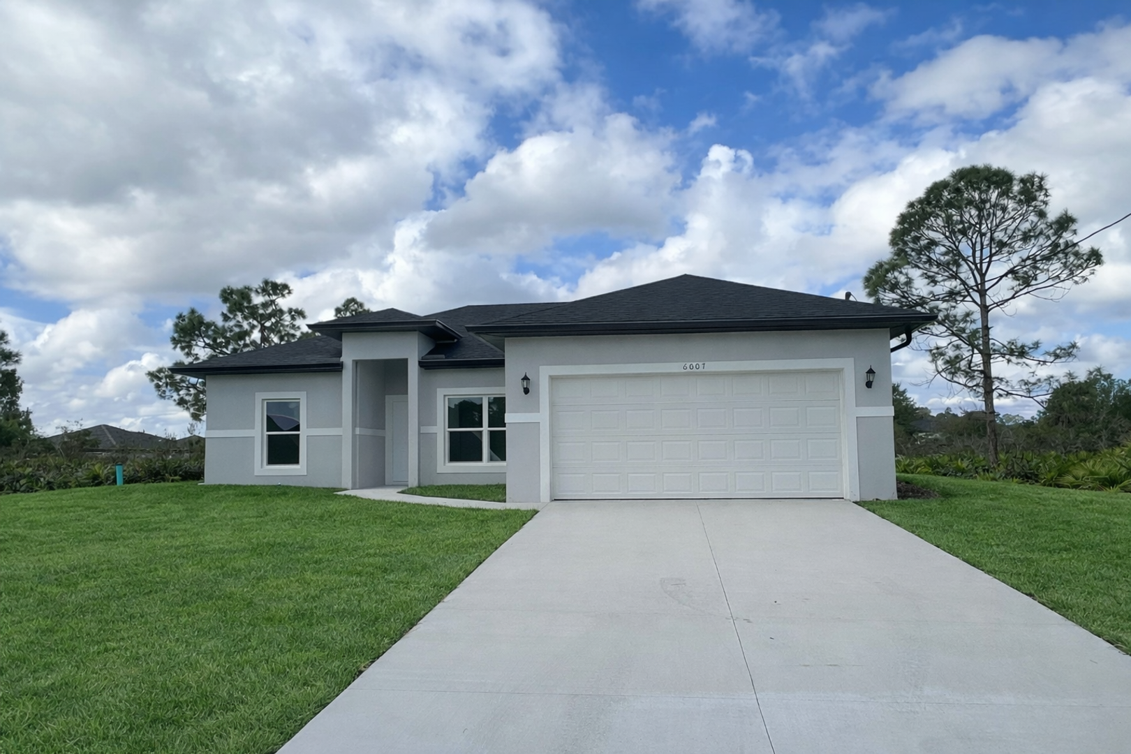 Lehigh Acres House: 6007 Paula Avenue N