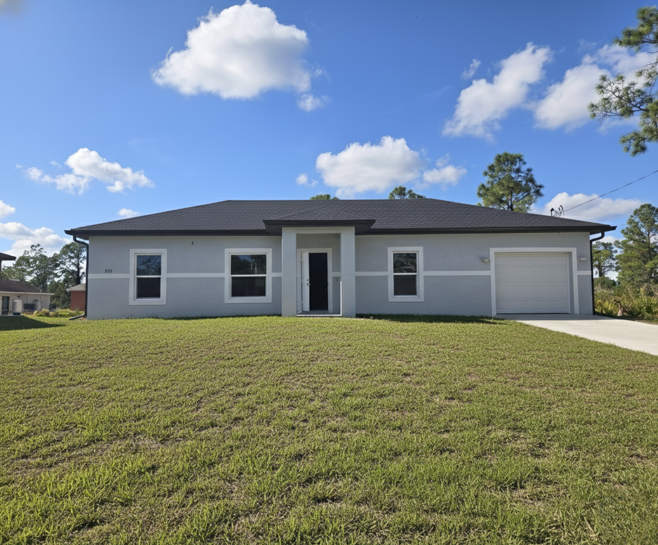 Lehigh Acres House: 322 Mangonia Ave