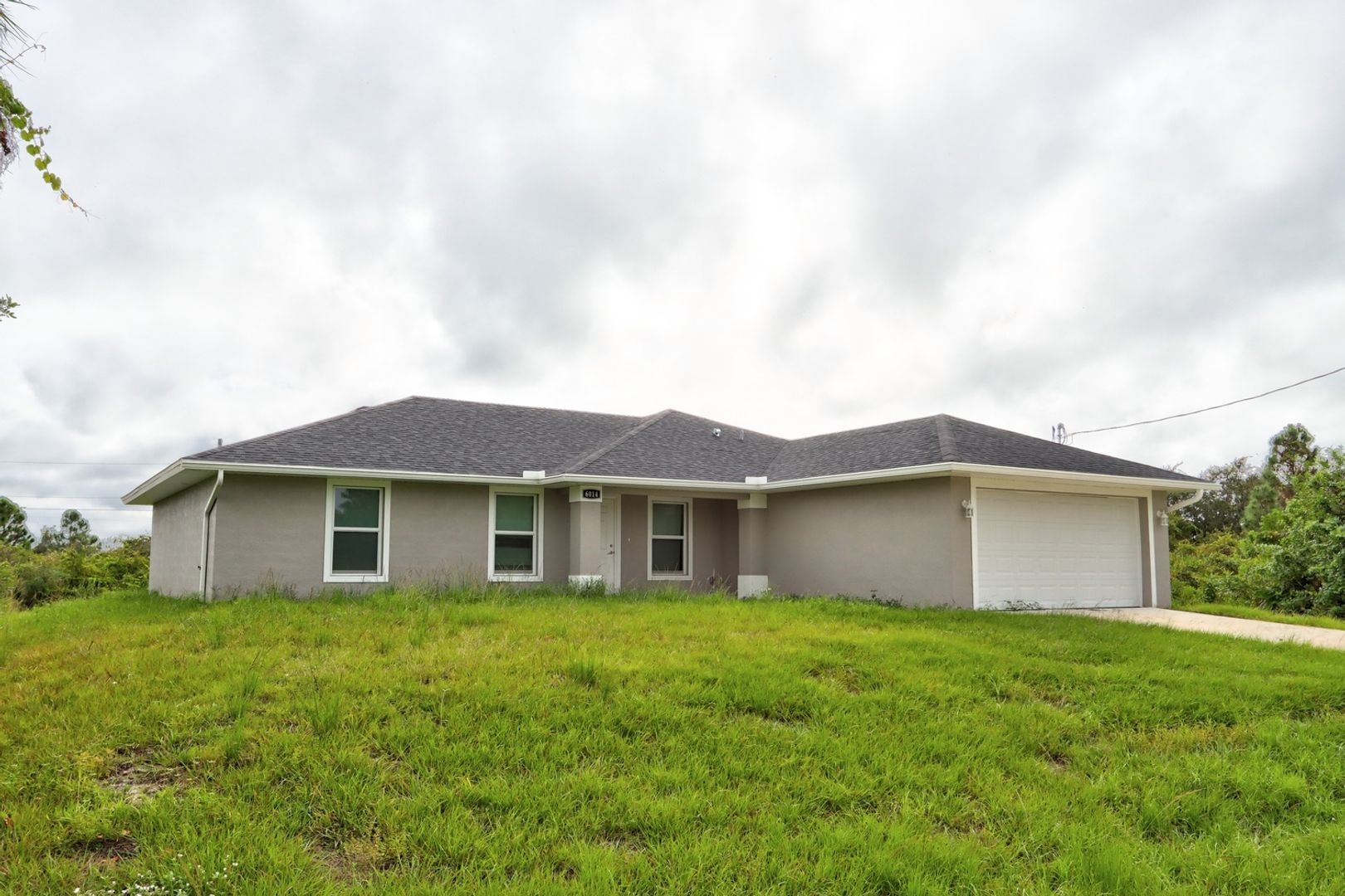 Lehigh Acres House: 6014 Laura Ave N